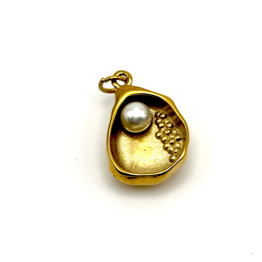 Gold Shell Charm w/ Pearl
