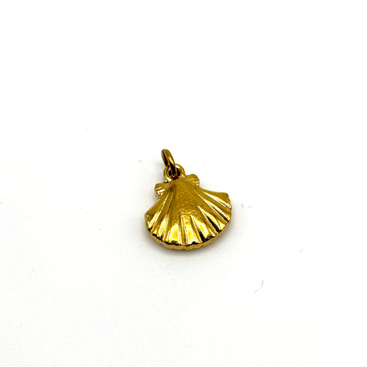 Gold Clam Shell Charm